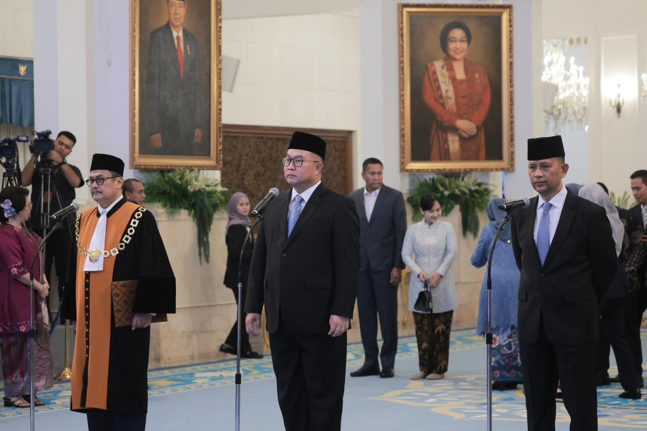 Presiden Prabowo Subianto resmi melantik Arif Satria sebagai Kepala Badan Riset dan Inovasi Nasional (BRIN) di Istana Negara