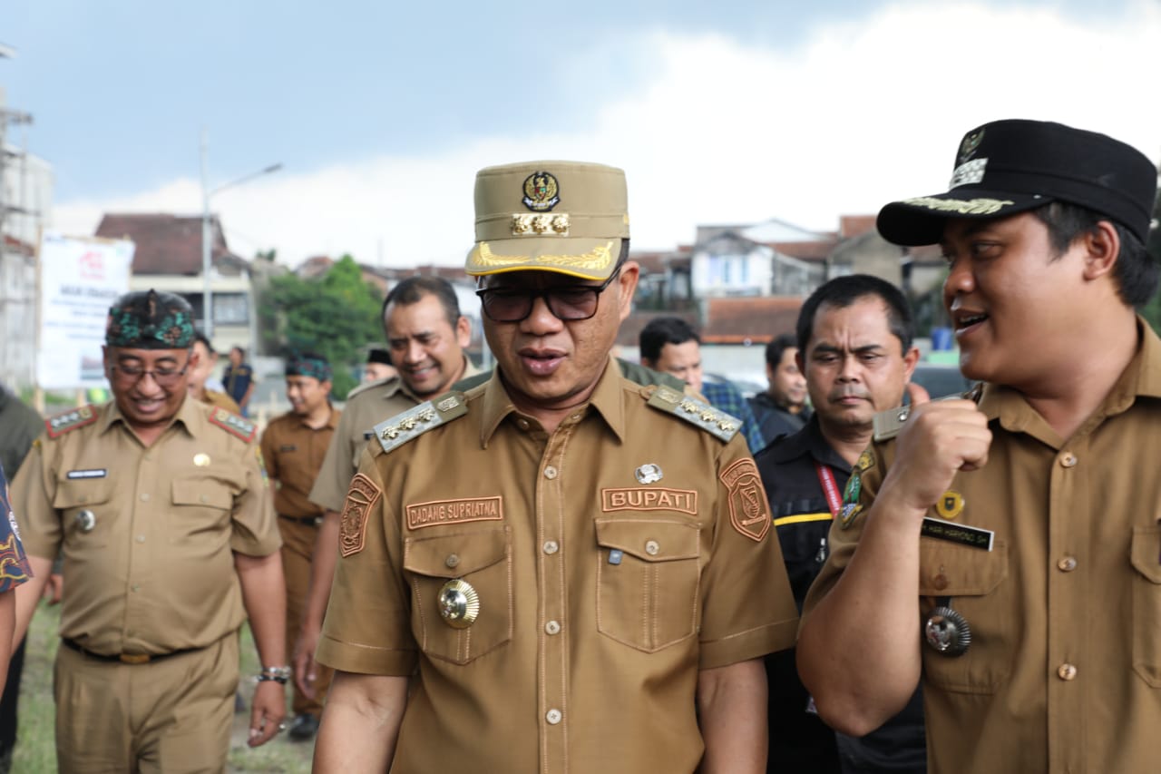 Bupati Bandung Dadang Supriatna
