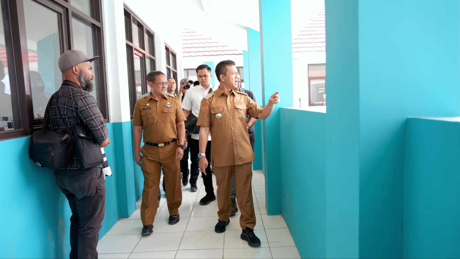 Bupati Bandung Dadang Supriatna Meresmikan SD yang Direvitalisasi