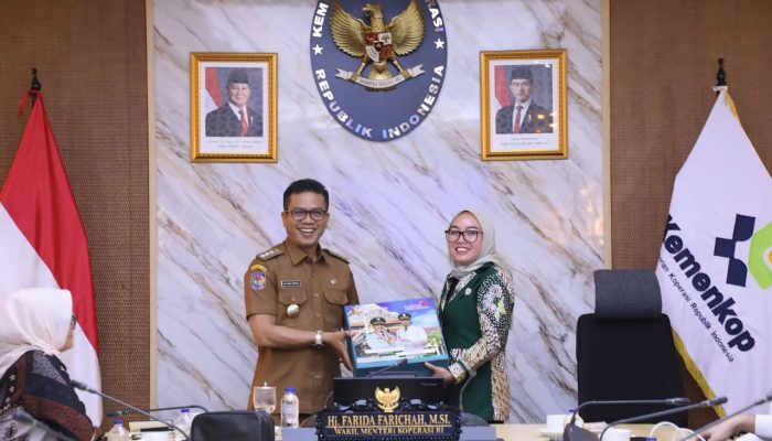 Temui Wamenkop, Bupati Bandung Paparkan Program Swasembada Telur Lewat Peternakan Desa