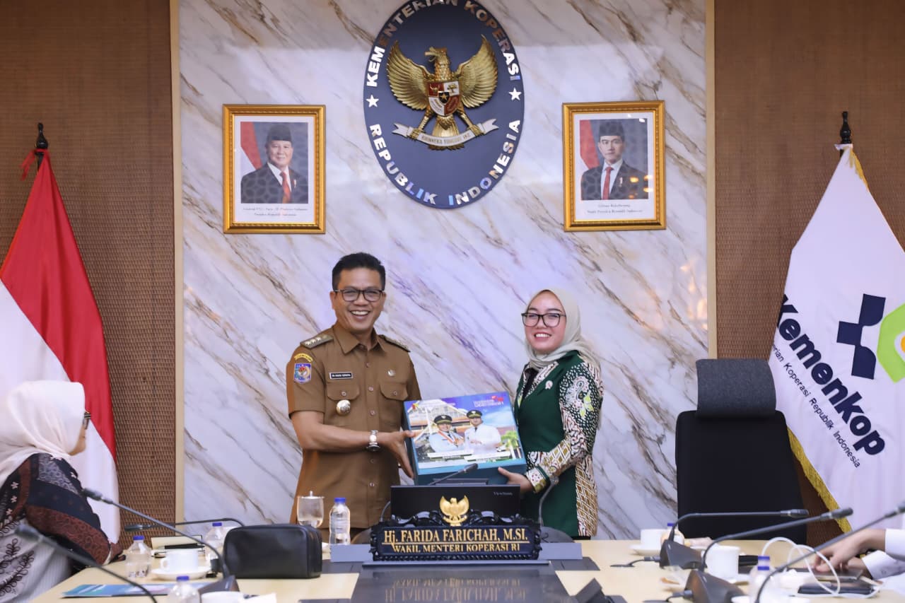Temui Wamenkop Bupati Bandung Paparkan Program Swasembada Telur Lewat Peternakan Desa