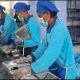 Petugas dapur di salah satu SPPG di Kabupaten KArawang sedang bekerja