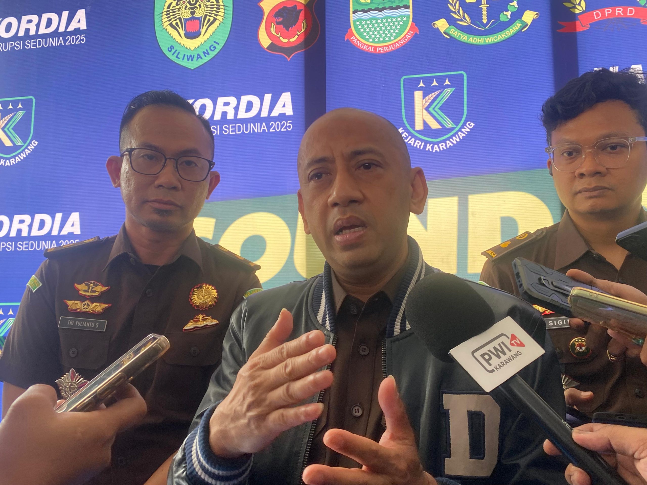 Kepala Kejari Karawang, Dedy Irwan