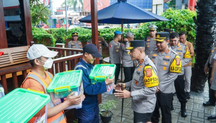 Kapolda Jabar Tinjau Tol Jakarta–Cikampek dan Pos Pengamanan Polres Karawang di Libur Nataru 2025