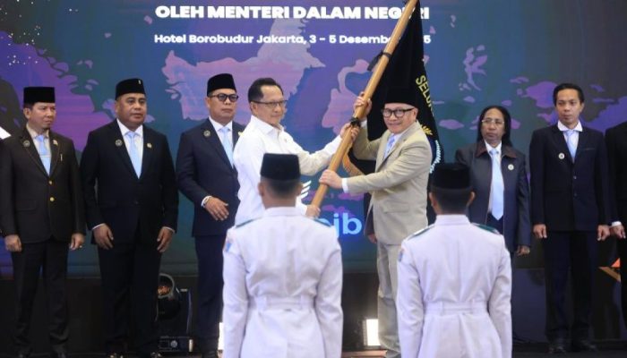 Mendagri Kukuhkan Pengurus ADPSI-ASDEPSI dan Tegaskan Pengawasan DPRD Daerah