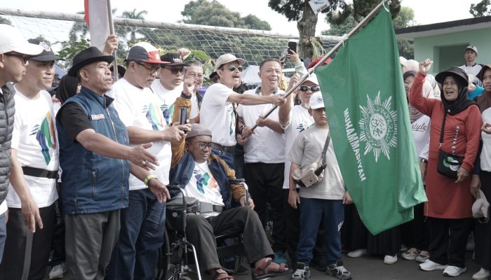 Ribuan Warga Padati Jalan Sehat Milad ke-113 Muhammadiyah Garut