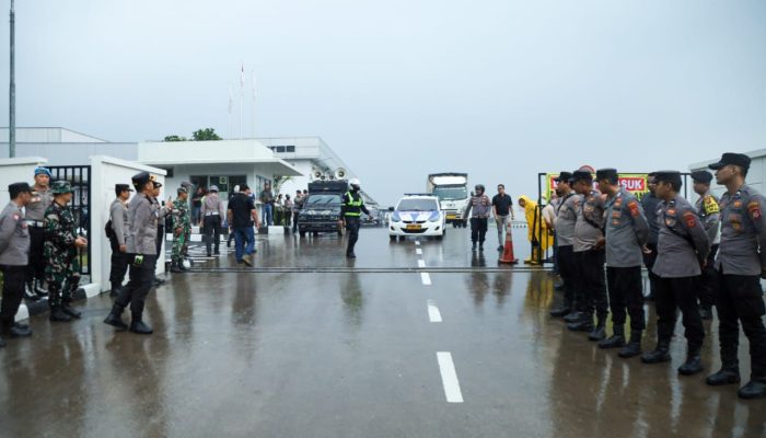 ‎Polres Karawang Lakukan Pelayanan dan Monitoring Aksi Unjuk Rasa Ormas di PT TJ Forge Indonesia ‎