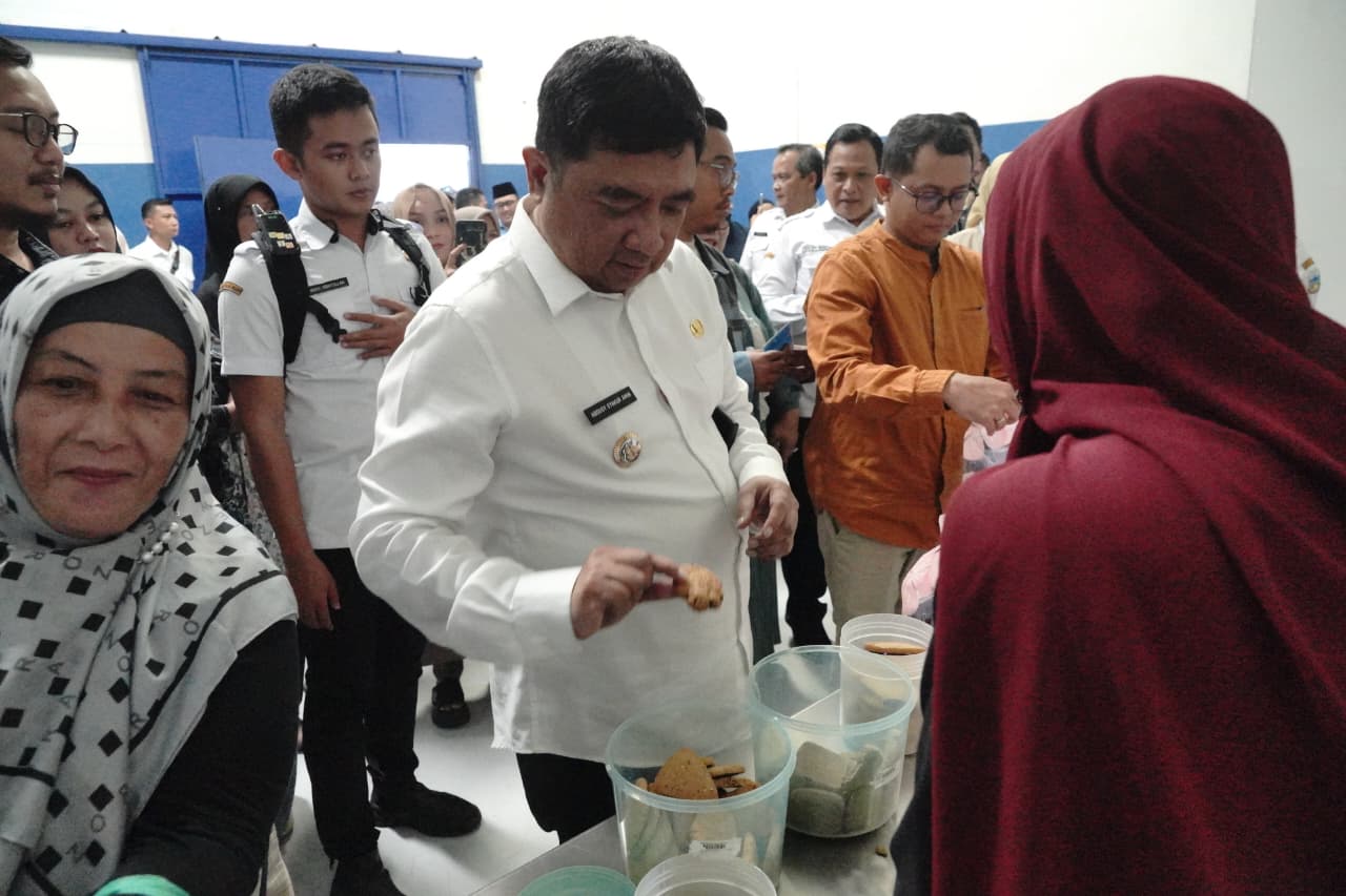 Bupati Garut, Abdusy Syakur Amin