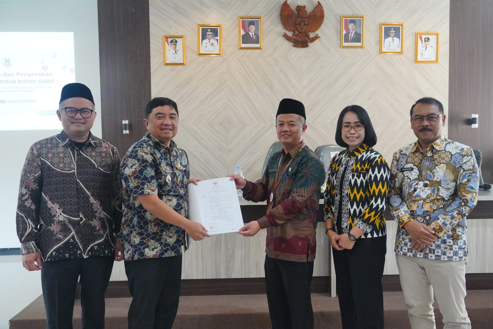 Bupati Garut Abdusy Syakur Amin