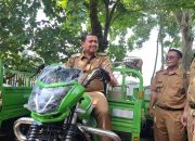 Pemkab Sumedang Perkuat Layanan Kebersihan Desa dengan Motor Sampah