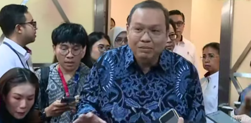 Direktur Utama Bursa Efek Indonesia (BEI), Imran Rahman, resmi mengundurkan diri dari jabatannya