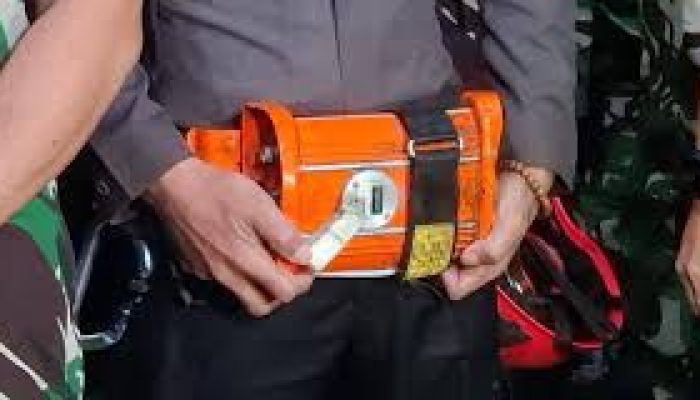 Bukan Black Box, yang Ditemukan Tim SAR Ternyata ELT Pesawat ATR
