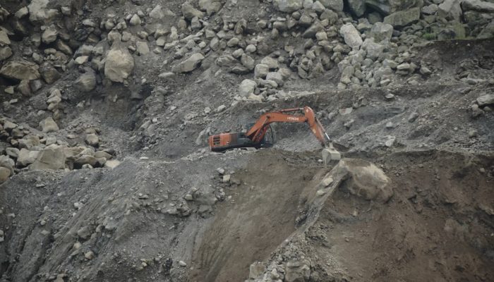 Izin Bermasalah, Operasi Tambang Galian C di Garut Dihentikan