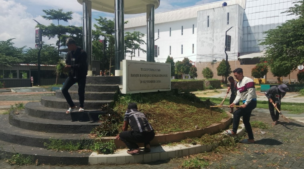 Gerakan Peduli Lingkungan SSC Garut