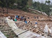 Longsor Cisarua KBB Telan Delapan Nyawa, 82 Warga Masih Tertimbun