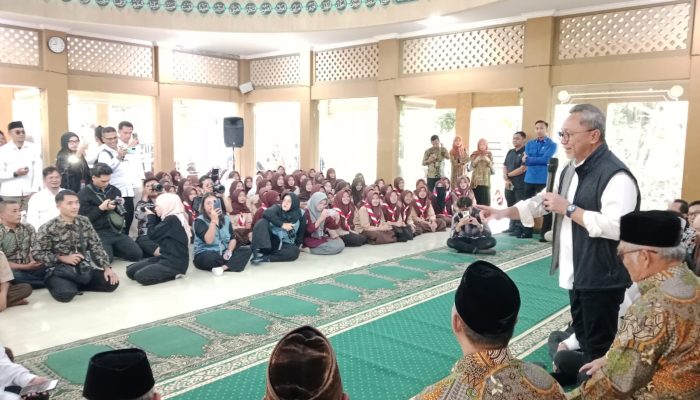 Zulhas ke Bandung, Tegaskan MBG Strategi Presiden Bangun SDM Unggul