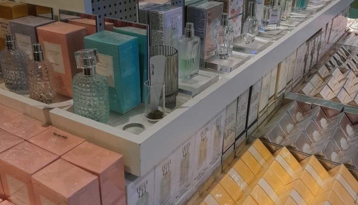 Parfum dan Psikologi Aroma: Pengaruh Wewangian terhadap Kepercayaan Diri