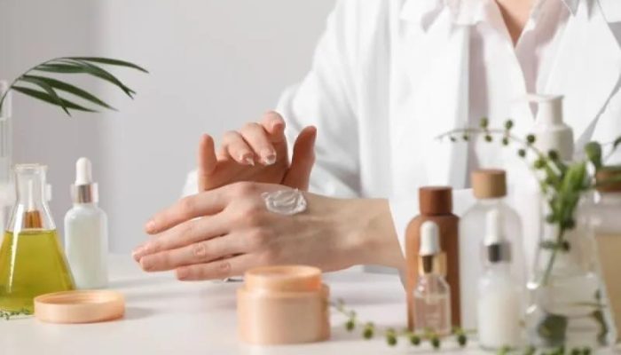 Risiko Tersembunyi di Balik Berbagi Produk Skincare