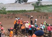 BPBD Kabupaten Garut Terjunkan Personel Bantu Operasi SAR Longsor Cisarua KBB