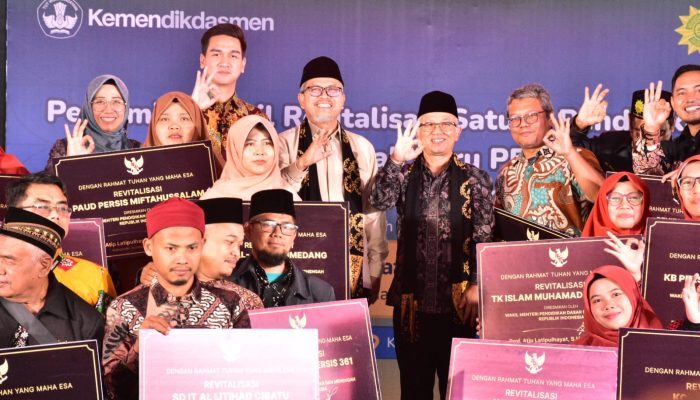 Wamen Dikdasmen Resmikan Revitalisasi Sekolah Persis di Sumedang