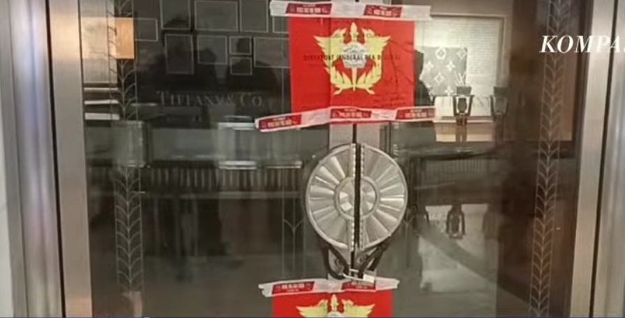 Ilustrasi Bea Cukai Segel Gerai Berlian