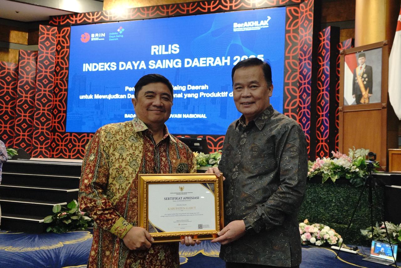 Bupati Garut Abdusy Syakur Amin