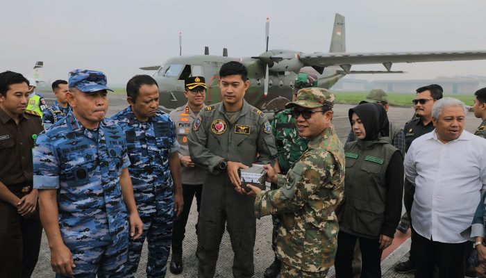 Pasca Longsor, Kang DS Tebar Jutaan Benih Gunakan Pesawat TNI AU