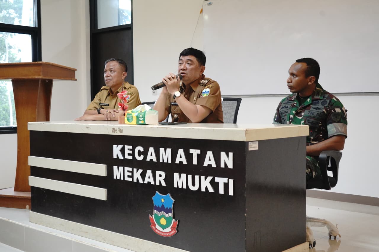 Bupati Garut Abdusy Syakur Amin