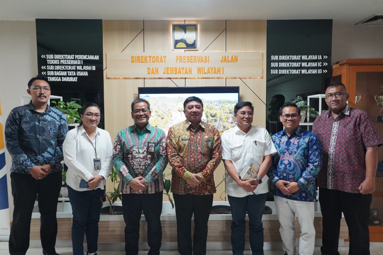 Bupati Garut Abdusy Syakur Amin Berasma Pejabat Kementrian PU