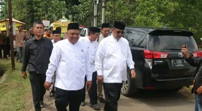 Bupati Sukabumi Asep Japar