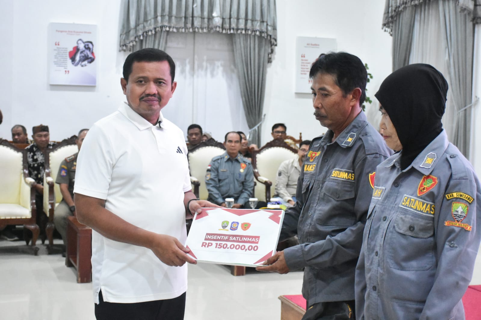 Bupati Sumedang Dony Ahmad Munir