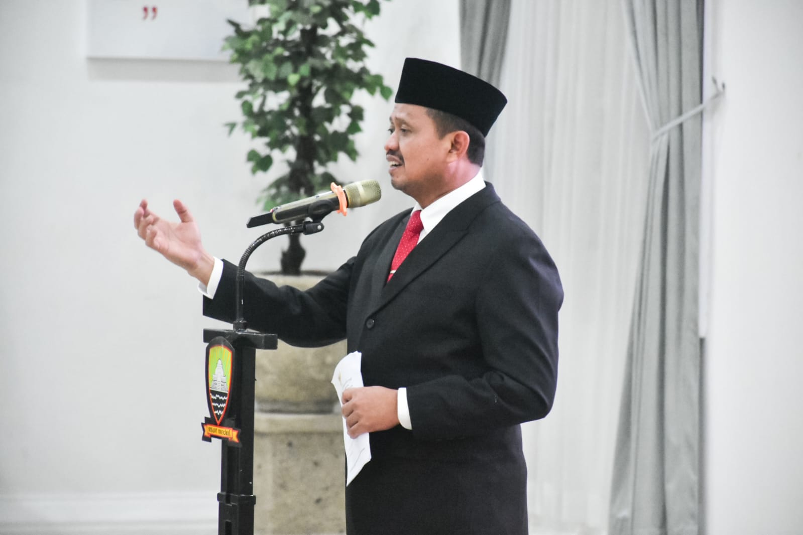 Bupati Sumedang, Dony Ahmad Munir