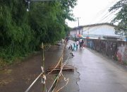 Jalan Utama Purwadana Ambles, Akses Warga Terancam Putus