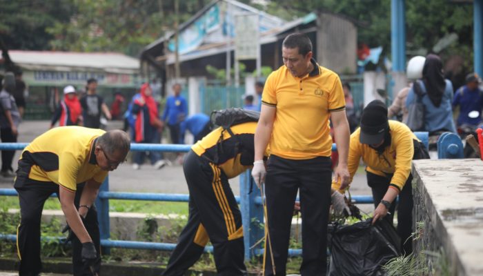 Polres Tasikmalaya Kota Bersih-Bersih Situ Gede, Perkuat Sinergi
