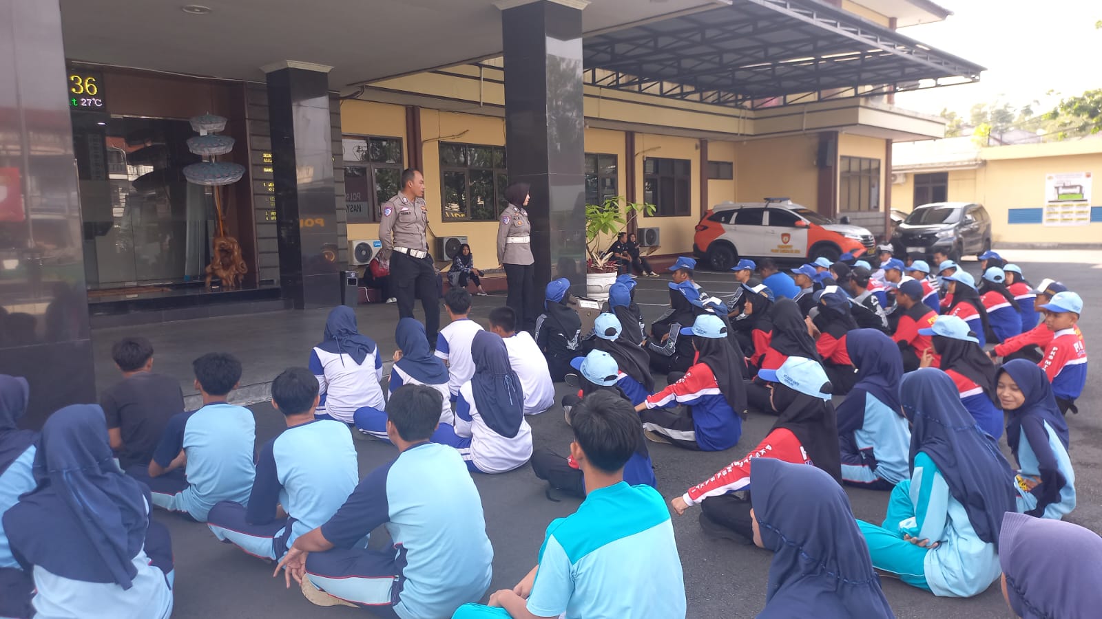 Patroli Keamanan Sekolah (PKS) dari berbagai SMP dan SMA di Kota Tasikmalaya mengikuti latihan bersama