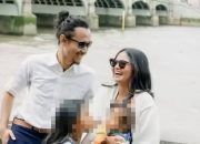 Dwi Sasetningtyas dan suami, Arya Iwantoro Baca artikel CNBC Indonesia "Mendiktisaintek Tanggapi Polemik Dwi Sasetningtyas 'Cukup Aku WNI'" selengkapnya di sini: https://www.cnbcindonesia.com/news/20260225074432-4-713663/mendiktisaintek-tanggapi-polemik-dwi-sasetningtyas-cukup-aku-wni Download Apps CNBC Indonesia sekarang https://app.cnbcindonesia.com/