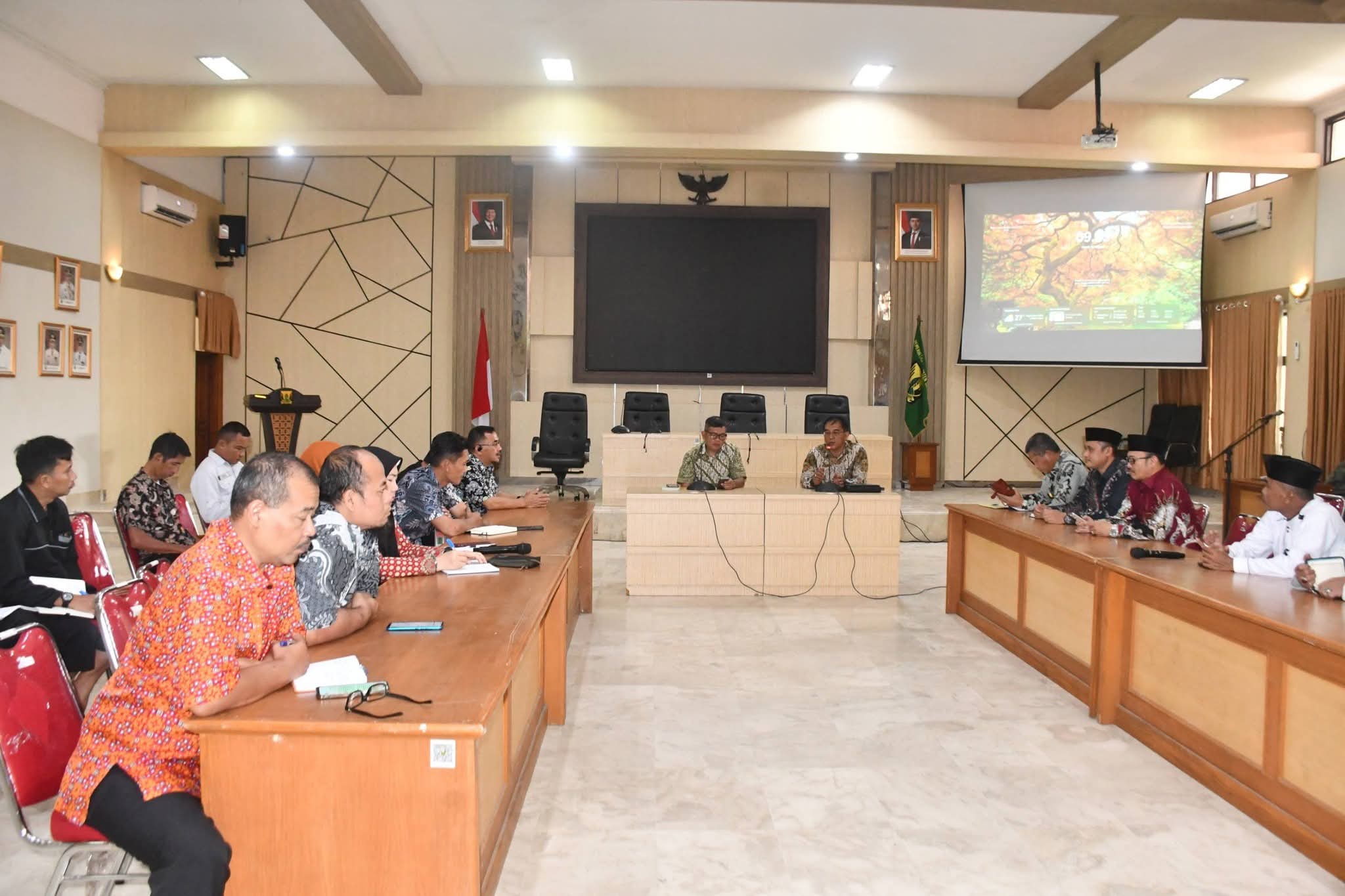 Sekretaris Daerah Kabupaten Sukabumi Ade Suryaman resmi menutup Program Keluarga Siaga Dukung Kesehatan, Siap Hadapi Masa Depan (SIGAP)