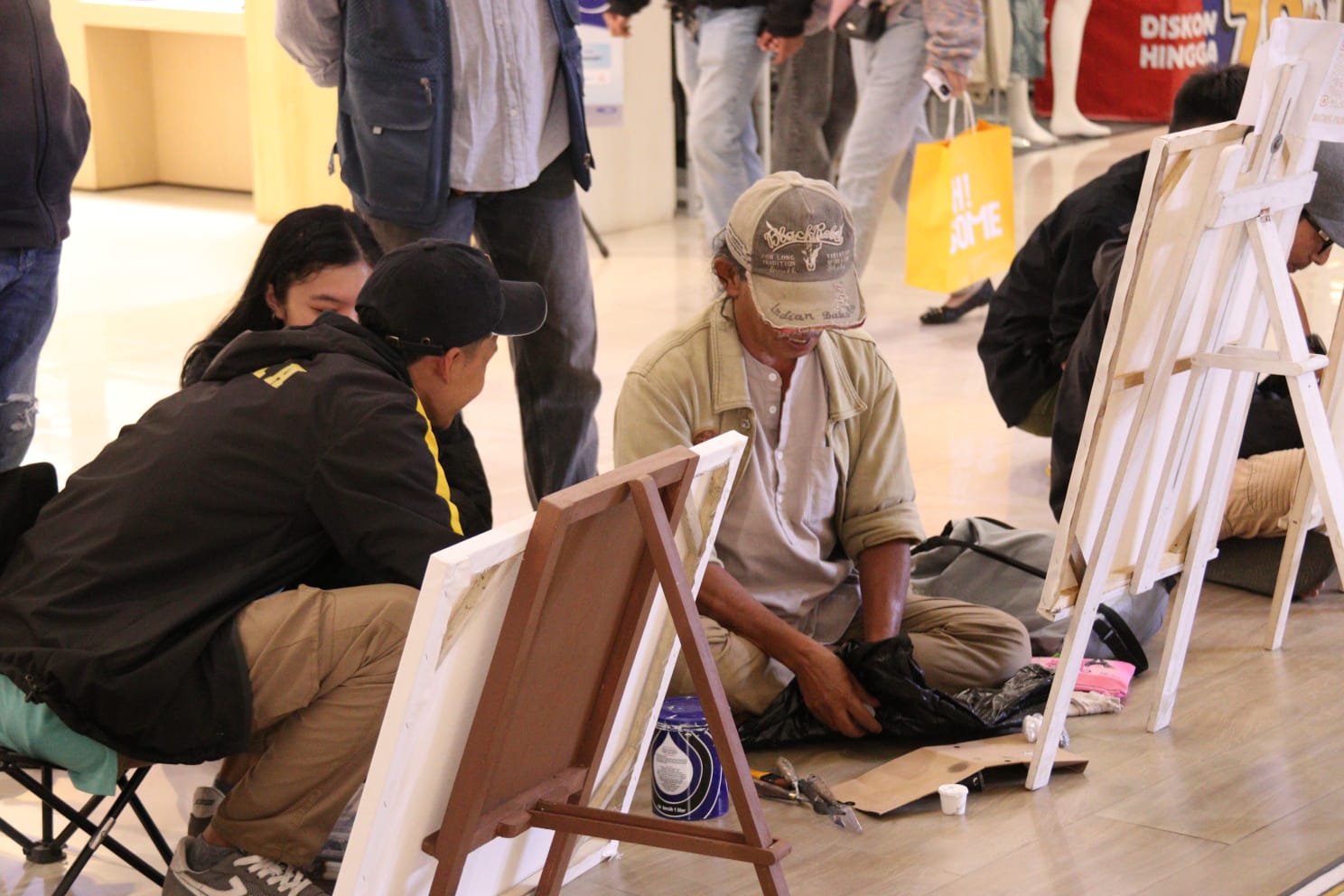 Komunitas seni Nine Creative Project menghadirkan Pagelaran Nawasena: Persembahan 9 Karya Seni Budaya dalam rangka Hari Jadi Garut