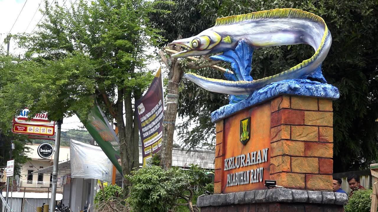 Tugu Ikan Layur