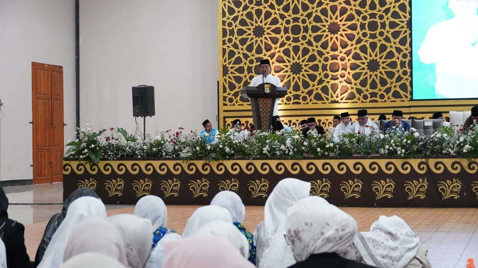 Bupati Sukabumi Asep Japar