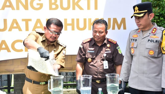 Bupati Sumedang Musnahkan Barang Bukti Inkracht
