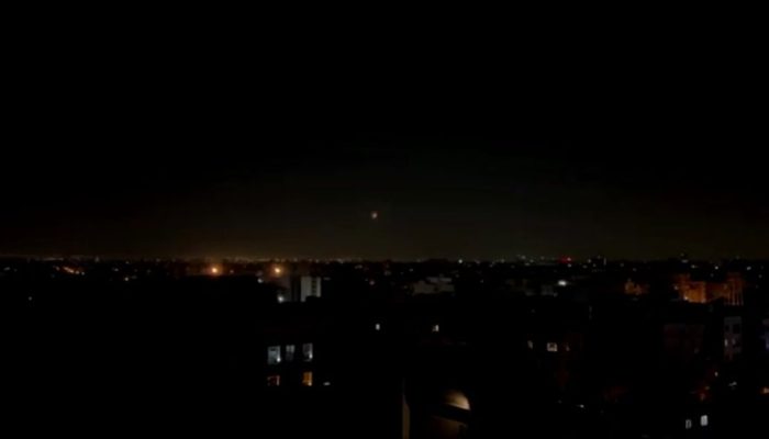 Tel Aviv Gelap Gulita Usai Rudal Iran Hantam Fasilitas Energi
