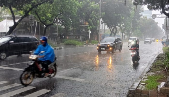 Cuaca Bandung Berubah, Siang Hingga Sore Berpotensi Hujan