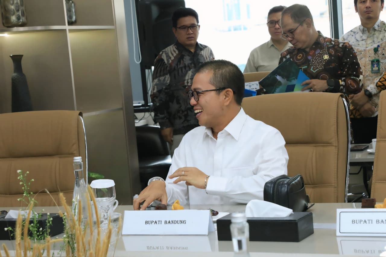 Bupati Bandung Dadang Supriatna