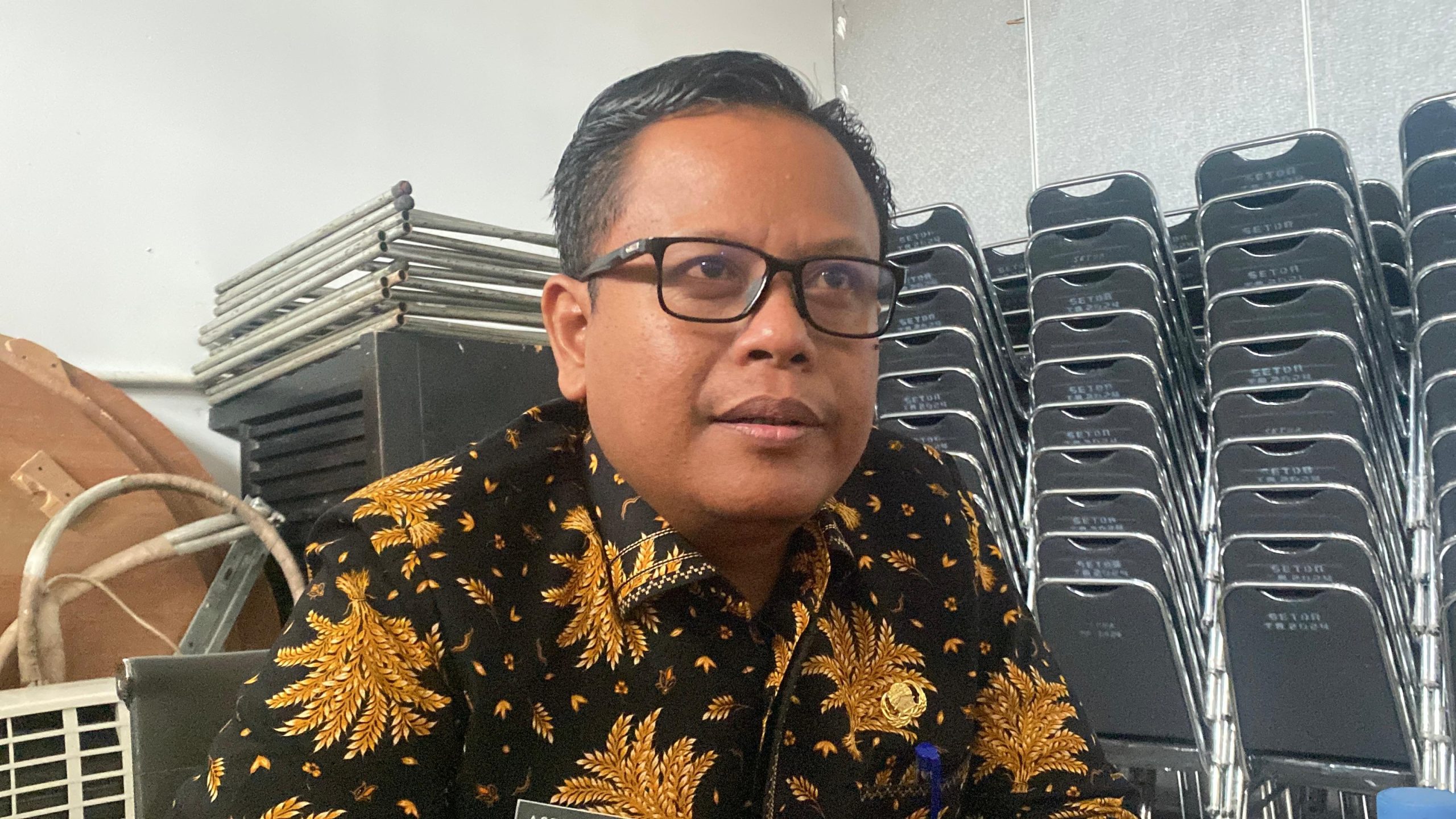 Kepala DLH Karawang, Asep Suryana