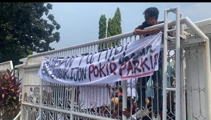 Dugaan Ijon Pokir Disorot, GMPI Demo di DPRD Karawang
