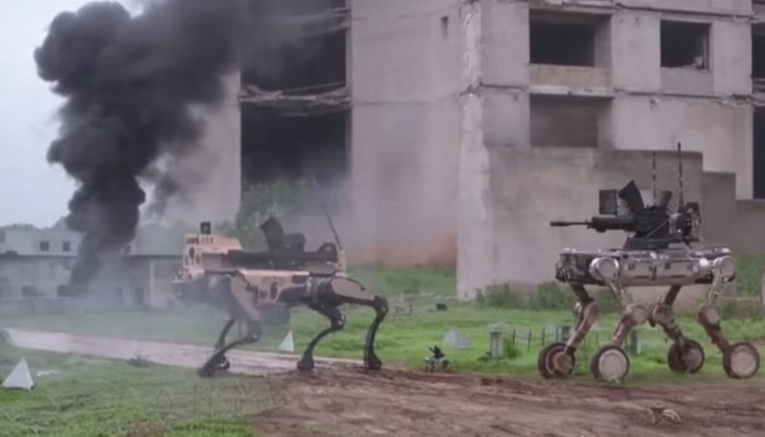 China Pamer Pasukan Robot Tempur untuk Perang Kota