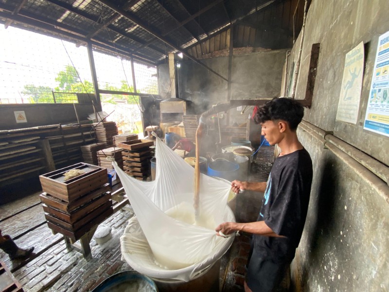 Pengrajin Tahu Karawang