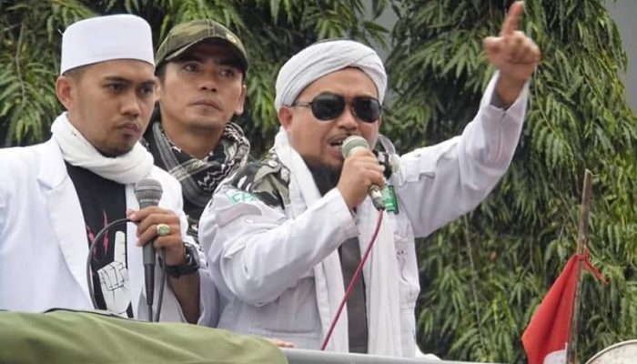 Kiai Sepuh Dianiaya Hingga Pingsan, Tasikmalaya Bergejolak