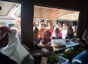 Warga Darmaraja Serbu Gerakan Pangan Murah dan Gebyar Sembako Dhuafa